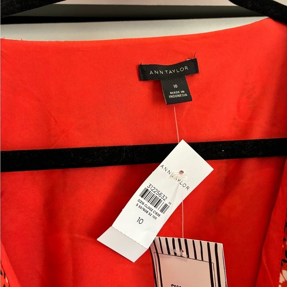 Ann Taylor red floral ruffle dress size 10 NWT - Picture 3 of 3
